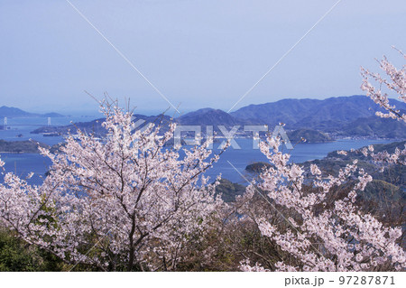 筆影山の桜　瀬戸内海国立公園　竜王山の風景　多島美の風景　広島観光名所　瀬戸内海と桜　G7サミット　 97287871