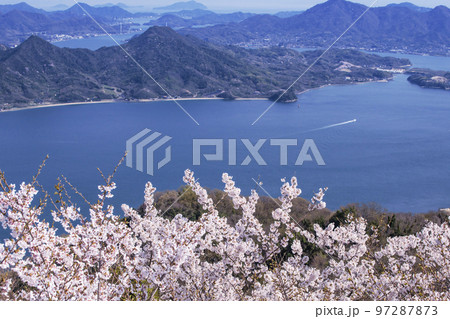 筆影山の桜　瀬戸内海国立公園　竜王山の風景　多島美の風景　広島観光名所　瀬戸内海と桜　G7サミット　 97287873