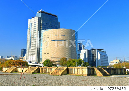 【大阪府】晴天の難波宮跡公園と大阪歴史博物館 97289876