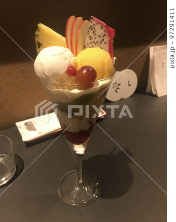 高級フルーツパフェ 97291411