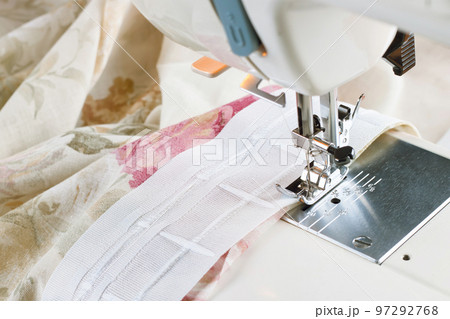 Modern sewing machine, sewing process 97292768