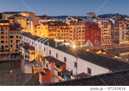 Ponte Vecchio Bridge in Florence, Italy Ponte Vecchio Bridge in Florence, Italy 97293616