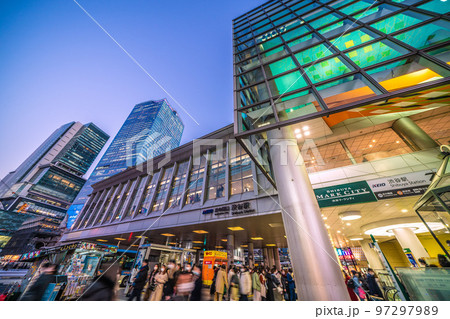 日本の東京都市景観　渋谷マークシティ前からKEIO 井の頭線渋谷駅（出入口）などを望む＝12月15日 97297989