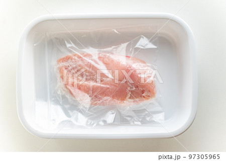 冷凍保存出来る鳥胸肉 97305965