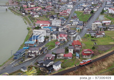 左沢線 最上川と機関車単機回送 左沢線 最上川と機関車単機回送 97306409