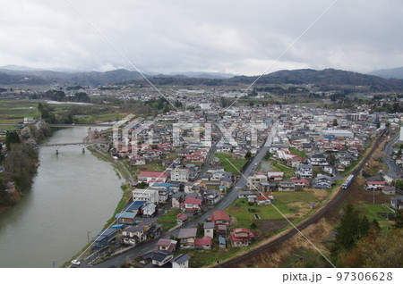 左沢線 左沢駅に到着する普通列車 俯瞰 97306628