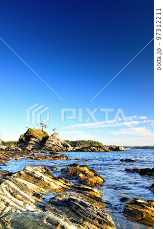 三浦半島　荒崎リアス式海岸の風景 97312211