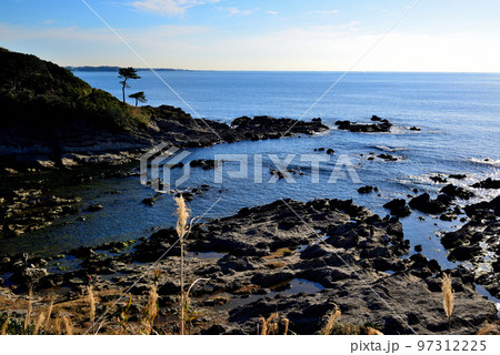 三浦半島 荒崎リアス式海岸の風景 三浦半島 荒崎リアス式海岸の風景 97312225