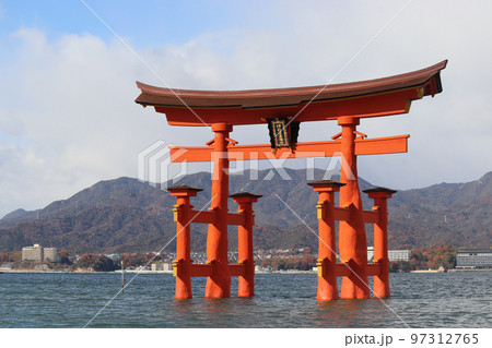宮島 厳島神社 大鳥居 大改修後 宮島 厳島神社 大鳥居 大改修後 97312765