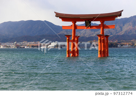 宮島 厳島神社 大鳥居 大改修後 宮島 厳島神社 大鳥居 大改修後 97312774