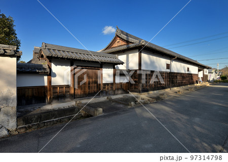 林田大庄屋旧三木家住宅　長屋門（兵庫県姫路市） 97314798