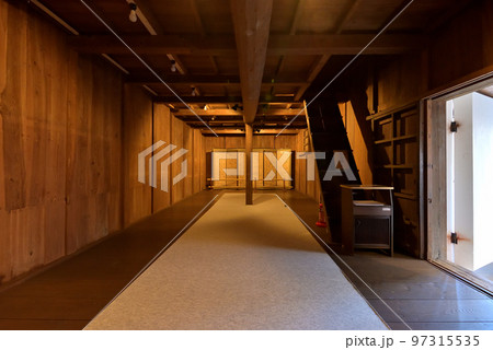 林田大庄屋旧三木家住宅　蔵の内部（兵庫県姫路市） 97315535