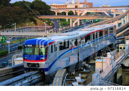 【大阪モノレール】彩都線 3000系(公園東口〜万博記念公園) 【大阪モノレール】彩都線 3000系(公園東口〜万博記念公園) 97316814