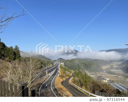 砥石ヶ丘　京都縦貫由良川PAから見た風景 97318544