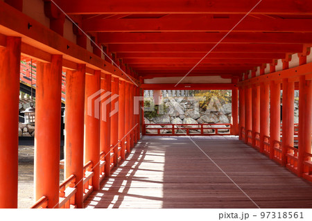 宮島 厳島神社 回廊 宮島 厳島神社 回廊 97318561