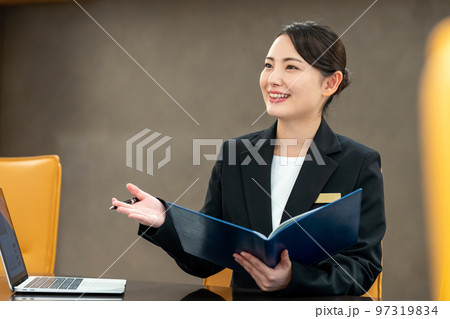 コンサルタント 撮影協力:WEEK芝大門(サンフロンティア不動産) コンサルタント 撮影協力:WEEK芝大門(サンフロンティア不動産) 97319834