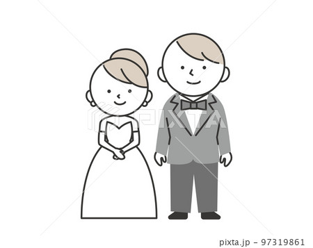 結婚式の新郎新婦　並んで立っているタキシードを着た新郎とウエディングドレスを着た新婦 97319861
