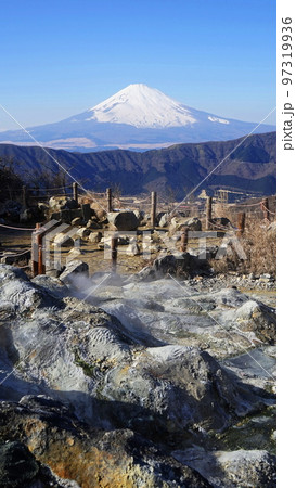 富士山と地熱地帯の地獄　1月富士山660大涌谷展望V9.16 97319936