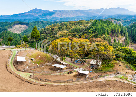 くじゅう・わいた展望公園からの秋景色 【熊本県阿蘇郡南小国町】 くじゅう・わいた展望公園からの秋景色 【熊本県阿蘇郡南小国町】 97321090