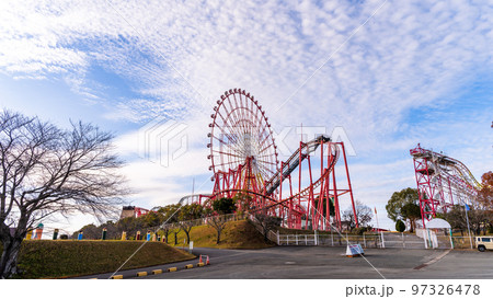遊園地風景(日本一の大観覧車がある遊園地)グリーンランド 97326478