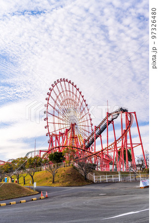 遊園地風景(日本一の大観覧車がある遊園地)グリーンランド 97326480