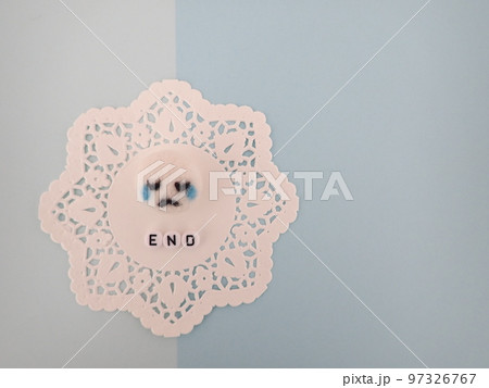 エンドendの単語と羊毛フェルトの泣顔 97326767