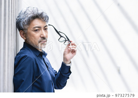 男性 ポートレート 男性 ポートレート 97327579