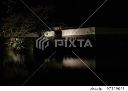 小田原城お堀馬出門土橋夜景3 小田原城お堀馬出門土橋夜景3 97329043