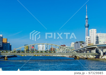 【東京の都市風景】両国橋からの都市眺望 【東京の都市風景】両国橋からの都市眺望 97329985