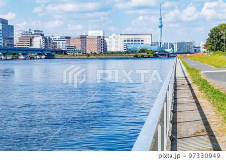 【東京の都市風景】夢の島周辺の都市風景 【東京の都市風景】夢の島周辺の都市風景 97330949
