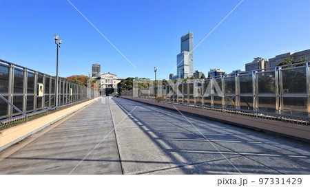 新世界と大阪市立美術館を結ぶ道（大阪府大阪市天王寺区） 97331429