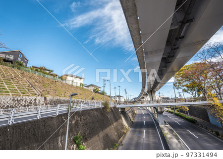 《愛知県》名古屋都市風景　守山区の風景　名古屋ガイドウェイバス　ゆとりーとライン 97331494