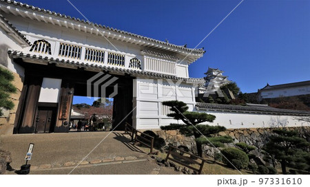 姫路城・菱の門（兵庫県姫路市） 97331610