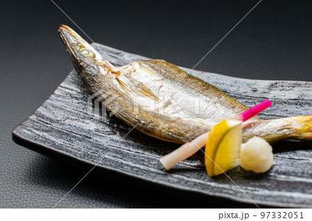 カマスの開き 焼き魚料理 97332051