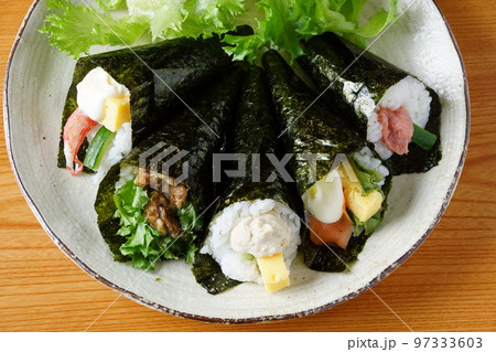 手巻き寿司 手巻き寿司 97333603