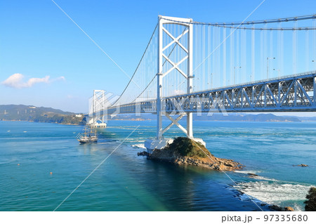 【徳島県】大鳴門橋と渦潮（鳴門の渦潮） 97335680