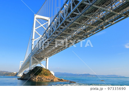 【徳島県】大鳴門橋と渦潮（鳴門の渦潮） 97335690