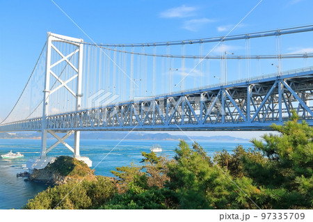 【徳島県】大鳴門橋と渦潮（鳴門の渦潮） 97335709