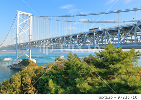 【徳島県】大鳴門橋と渦潮（鳴門の渦潮） 97335710