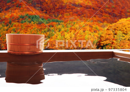 紅葉を見ながら入る絶景露天風呂 紅葉を見ながら入る絶景露天風呂 97335804