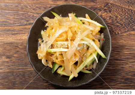 ザーサイとキュウリの中華クラゲ和え 97337219