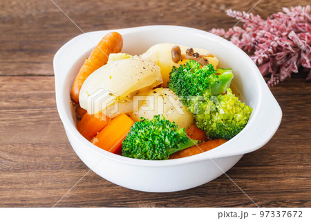 野菜たっぷりポトフ 97337672