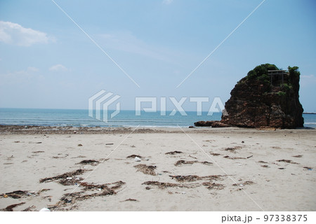 弁天島(稲佐の浜/島根県出雲市大社町) 弁天島(稲佐の浜/島根県出雲市大社町) 97338375