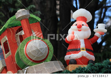 クリスマスの飾り付け サンタクロース クリスマスの飾り付け サンタクロース 97338417