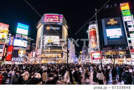 日本の東京都市景観 15万超全国・累計2682万1853人の驚愕。BQ.1.1感染爆発＝16日、渋谷 97339848