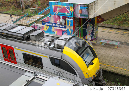 Belgum, Train stopped in Louvain-la-Neuve station 97343365