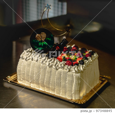 cream cake with fruits 97348845