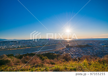 (静岡県)静岡市の街並み 日の出 (静岡県)静岡市の街並み 日の出 97355255