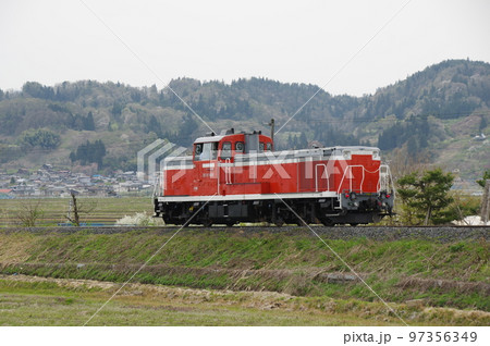 左沢線 羽前長崎付近 単機DE10 1651 97356349