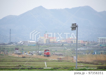 左沢線 羽前金沢付近 山と単機DE10 1651 左沢線 羽前金沢付近 山と単機DE10 1651 97356351